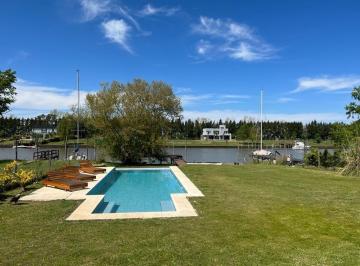 Casa · 400m² · 57 Ambientes · Casa en Venta en San Juan, Villanueva, Tigre