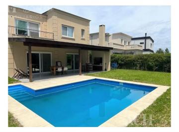 Casa · 220m² · 4 Ambientes · Casa en Venta Ubicado en Castaños, Nordelta