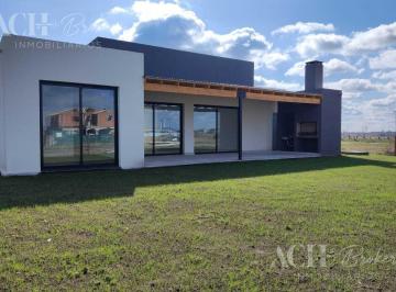 Casa · 160m² · 4 Ambientes · 1 Cochera · Casa en Venta en Puertos, Escobar, G. B. a. Zona Norte