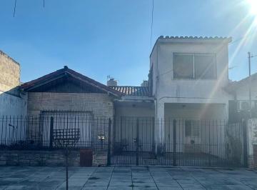 Casa · 123m² · 5 Ambientes · 1 Cochera · Casa en Venta en Villa Luzuriaga