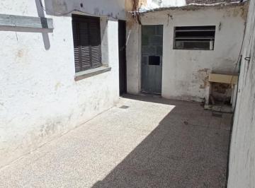 Casa · 79m² · 3 Ambientes · Casa Interna Única a Reciclar, España y Hospitales, Rosario
