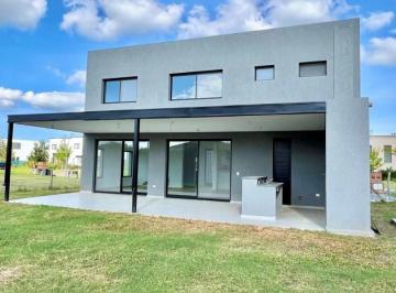 Casa · 199m² · 4 Ambientes · Casa en Venta en Puertos, Escobar, G. B. a. Zona Norte