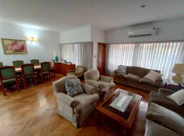 Casa · 200m² · 4 Ambientes · 2 Cocheras · Casa Castelar