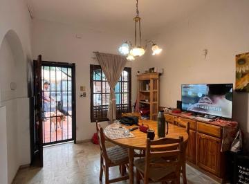 Casa · 148m² · 6 Ambientes · 1 Cochera · Venta Dos Viviendas en Lote Unico Inversores Pichincha