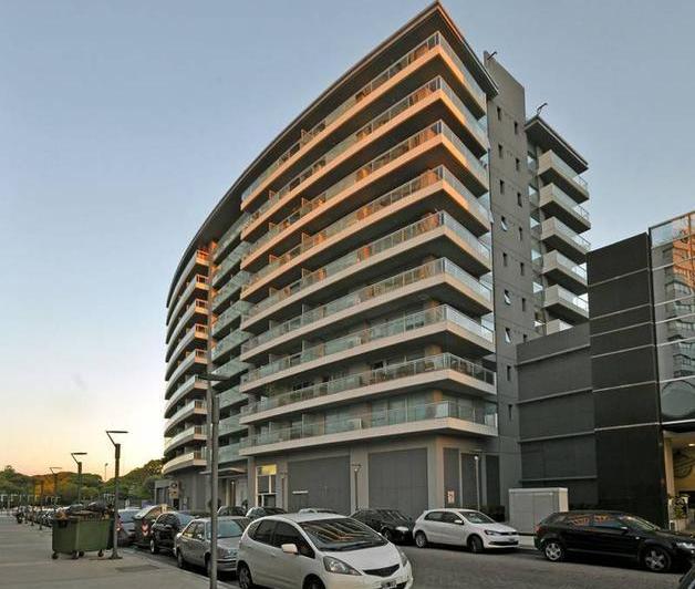 Puerto Madero - Harbour Residences. Venta Piso Alto, Dos Ambientes con Cochera