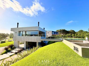 Casa · 144m² · 6 Ambientes · En Venta - Espectacular Casa 6 Ambientes con Piscina - Barrio Privado Costa Esmeralda