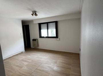 Departamento de 3 ambientes, La Plata · Se Vende Depto 2 Habitaciones por Escalera - 48.000 Usd Ltg