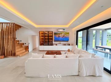 Casa · 324m² · 5 Ambientes · Venta - Casa 5 Ambientes con Piscina - Barrio Privado Costa Esmeralda