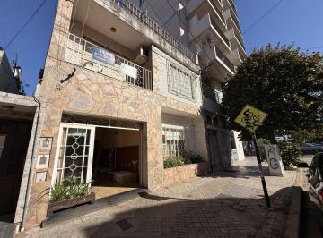 Casa · 151m² · 7 Ambientes · 1 Cochera · Casa en Arroyito con Cochera