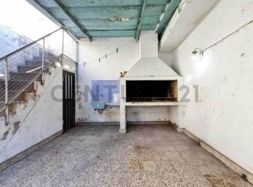 Casa · 185m² · 4 Ambientes · 1 Cochera · Venta| Casa 3 Dorm.| Cochera y Patio