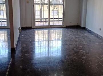 Departamento de 3 ambientes, Parque Patricios · Departamento 3 Ambientes a La Calle con Balcon Corrido