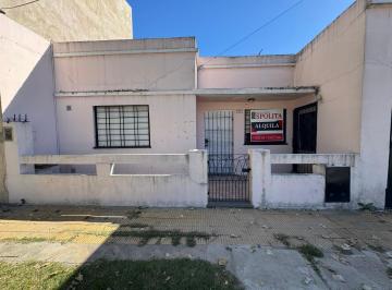 Casa · 105m² · 2 Ambientes · Casa en Jose León Suarez