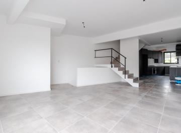 Casa · 124m² · 3 Ambientes · 1 Cochera · Tríplex de 3 Ambientes con Jardín, Piscina y Cochera en Venta en Olivos, Vicente López.
