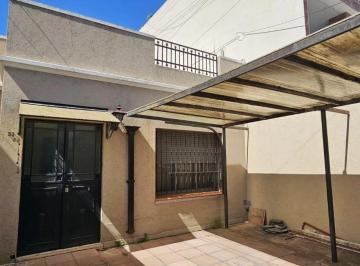 PH de 4 ambientes, La Matanza · Venta PH Al Frente 4 Amb con Patio en Ramos Mejia
