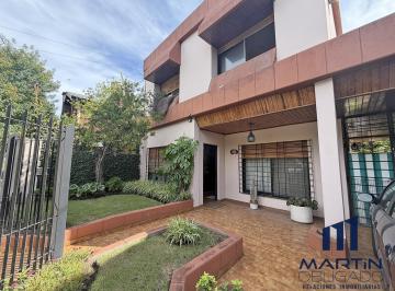 Casa · 104m² · 4 Ambientes · 2 Cocheras · Casa en Bella Vista
