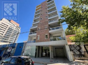 Departamento · 68m² · 3 Ambientes · 1 Cochera · Departamento Alquiler Centro, 2 Dorm., 2 Baños, Balcón y Cochera