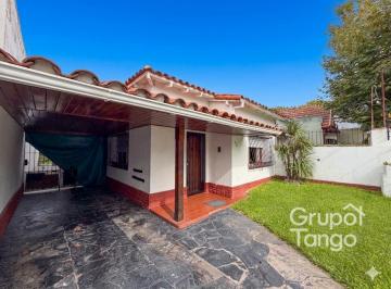 Casa · 162m² · 4 Ambientes · 1 Cochera · Venta Casa Cuatro Ambientes Bernal Patio Quincho Parrilla Cochera