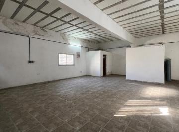 Bodega-Galpón · 80m² · 2 Ambientes · 1 Cochera · Galpón en Excelente Estado con Entrada de Vehículo.