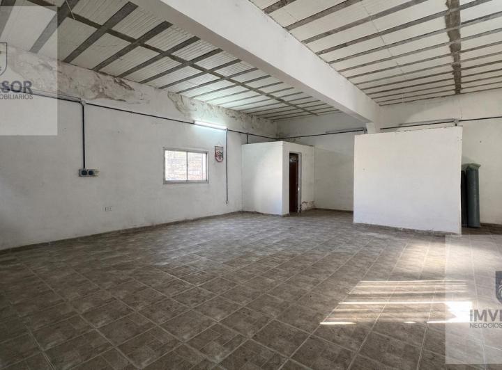 Bodega-Galpón · 80m² · 2 Ambientes · 1 Cochera