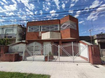 Casa · 435m² · 4 Ambientes · 1 Cochera · Venta Casa de 2 Plantas con 3 Dorm. y Cochera, Barrio Saladillo, Rosario