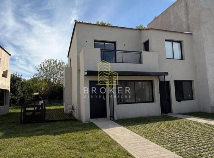 Casa · 100m² · 4 Ambientes · 1 Cochera