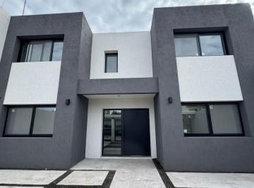 Casa de 6 ambientes, Morón · Casa en 2 Plantas con Fondo y Quincho a Nuevo