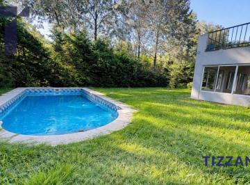 Casa · 250m² · 4 Ambientes · 4 Cocheras · Casa en Venta en Fincas de Iraola 1