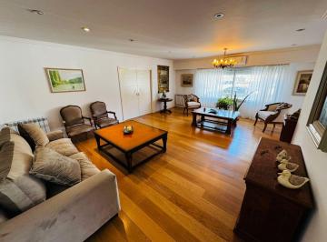 Casa · 320m² · 4 Ambientes · 2 Cocheras · Casa en Zona Guemes de Cuatro Ambientes con Piscina