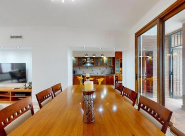 Casa · 250m² · 9 Ambientes · 1 Cochera · Casa de Categoria Venta Inmaculada 3/4 Dormis Parque y Pileta