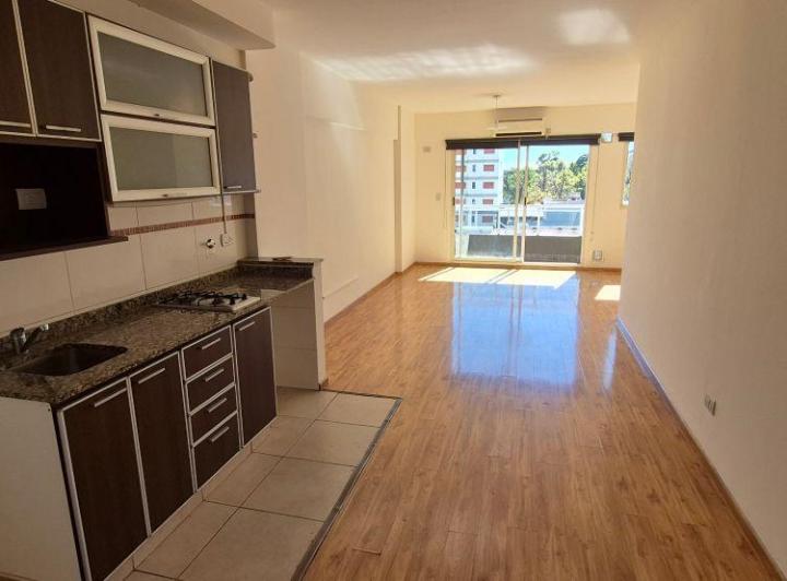 Departamento de 38 m&sup2; en Alquiler en Caballito Norte. 1 Amb en L