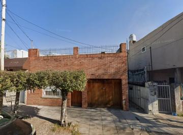 PH de 3 ambientes, San Isidro · PH Al Frente con Cochera, Patio, Parrilla y Terraza – Gran Potencial en Boulogne