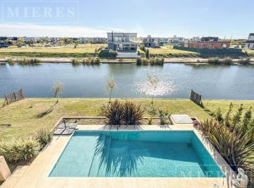 Casa · 293m² · 7 Ambientes · 2 Cocheras · Casa Sustentable en Venta Sobre Lote a Espejo de Agua en Barrio Ceibos Puertos