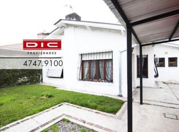 Casa · 175m² · 5 Ambientes · 2 Cocheras · Muy Lindo Chalet de 4 Dorm, 2 Baños 2 Toilette en Pacheco