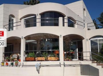 Casa · 400m² · 7 Ambientes · 4 Cocheras · Excelente Residencia en Barrio Cerrado en San Fernando