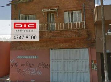 Casa · 340m² · 3 Ambientes · 1 Cochera · Deposito con Vivienda en Boulogne