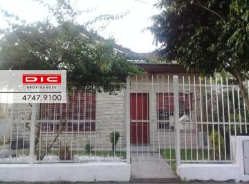 Casa · 234m² · 6 Ambientes · 1 Cochera · Casa 6 Ambientes Venta - Boulogne