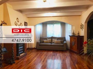 Casa · 131m² · 6 Ambientes · 2 Cocheras · Triplex de 5 Amb C/coch Doble - Excelente Ubicación de Boulogne