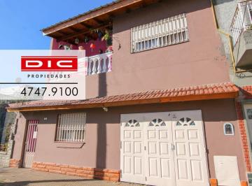 Casa · 186m² · 6 Ambientes · 1 Cochera · Casa 6 Ambientes en 2 Plantas y Dto. en El Fondo Venta - Boulogne