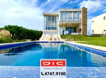 Casa · 270m² · 7 Ambientes · 2 Cocheras · Casa 7 Ambientes Venta - Barrio Costa Esmeralda