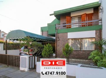 Casa · 120m² · 4 Ambientes · 1 Cochera · Casa 3 Dorm. Venta - San Isidro