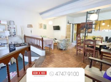 Casa · 190m² · 9 Ambientes · Casa 6 Dorm. Venta - San Isidro