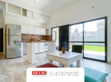 Casa · 210m² · 7 Ambientes · 1 Cochera · Casa 4 Dorm. Venta - Boulogne