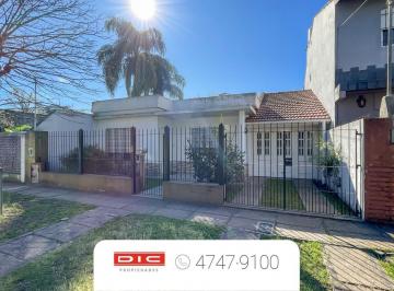 Casa · 128m² · 3 Ambientes · 1 Cochera · Chalet 2 Dorm. Venta - San Isidro