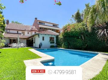 Casa · 233m² · 8 Ambientes · 1 Cochera · Chalet 3 Dorm. Venta - Olivos