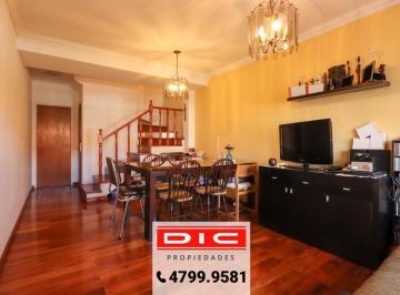 Casa · 95m² · 4 Ambientes · 1 Cochera · Duplex 4 Ambientes Venta con Play Patio y Entrada de Auto en Olivos