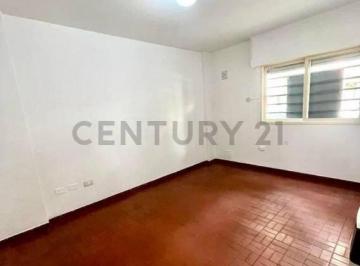 Departamento · 35m² · 3 Ambientes · Departamento de 1 Dormitorio en Planta Baja con Patio – Barrio República de La Sexta