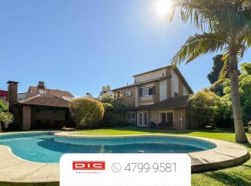 Casa · 268m² · 7 Ambientes · 1 Cochera · Chalet 3 Dorm. Venta - Olivos