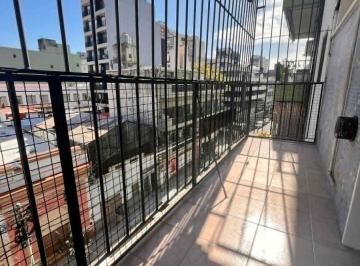 Departamento de 3 ambientes, Almagro · Hermoso E Inmaculado Dpto 3 Amb con Balcón Al Frente