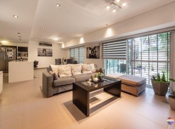 Casa · 201m² · 5 Ambientes · 2 Cocheras · Venta Casa Moderna en Saavedra con Jardín y Pileta