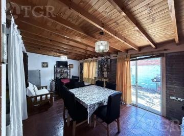 Casa · 70m² · 4 Ambientes · 2 Cocheras · Casa con Escritura, Galeria y Entrada Para Varios Autos – Altos de Podestá